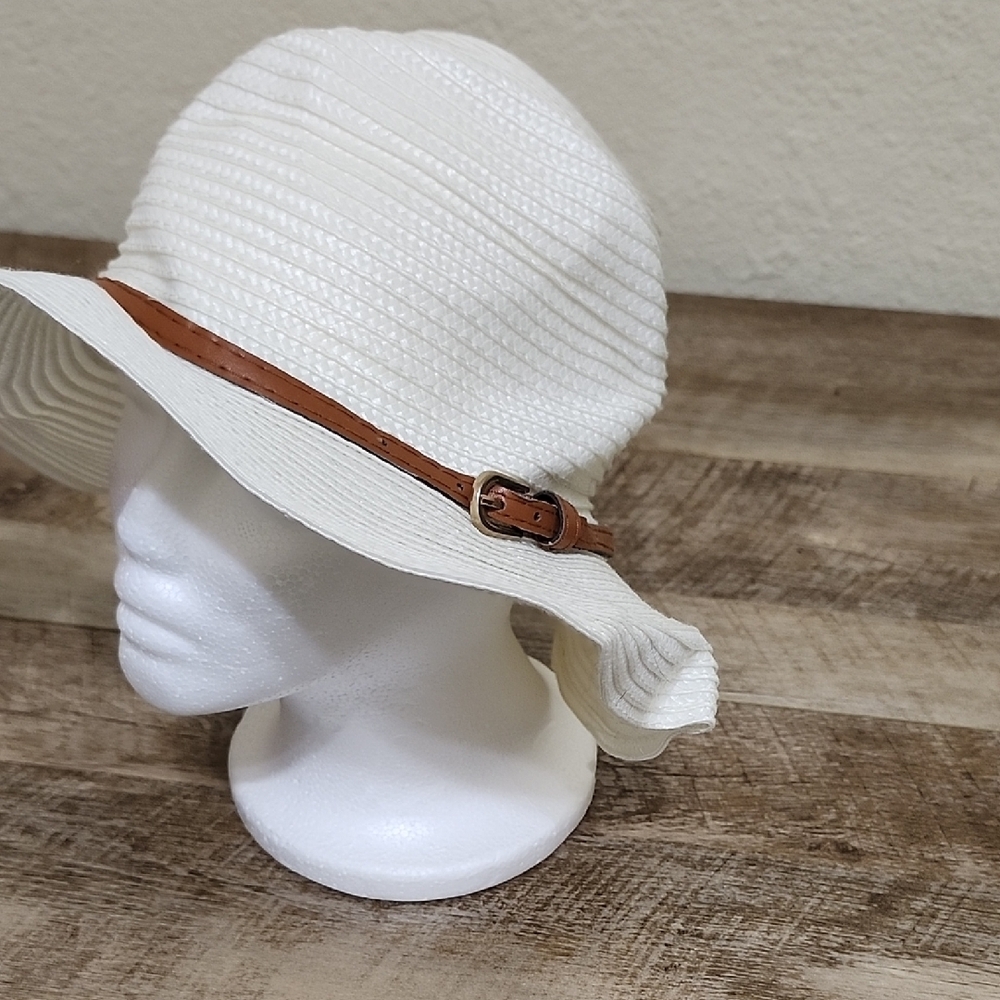 JustFab White Floppy Sun Hat with Wide Brim - Picture 5 of 8